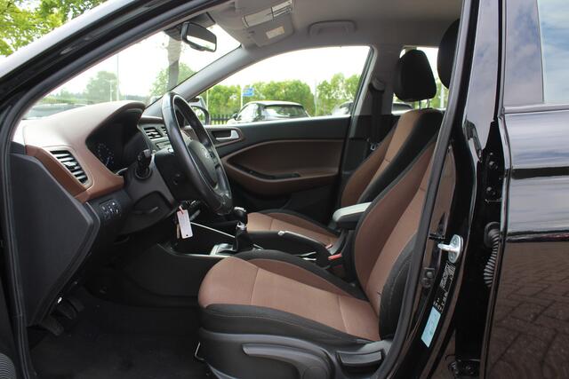Hyundai I 20 1.0 T-GDI Comfort / Trekhaak / Camera / Navigatie / Parkeerhulp achter / Cruise Control / Getint glas