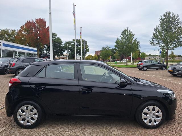 Hyundai I 20 1.0 T-GDI TREKHAAK / CLIMA/CAMER/NAVI/PDC