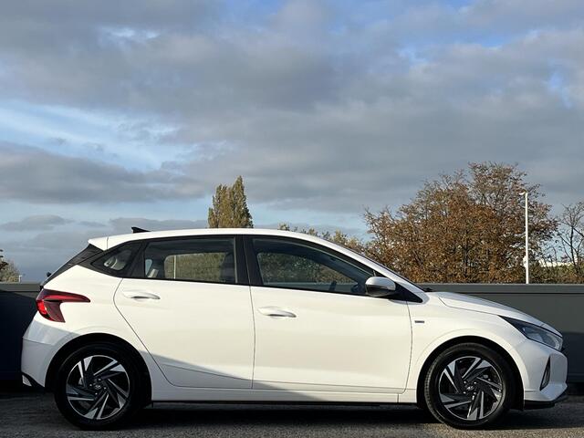 Hyundai I 20 5drs 1.0 T-GDI 100PK Comfort Smart | Geïntegreerde navigatiesysteem | Camera | Lichtmetalen velgen | Apple Carplay & Android Auto |