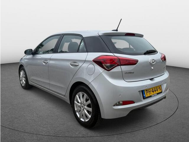 Hyundai I 20 1.0 T-GDI Comfort [ Nav Camera Climate control ]