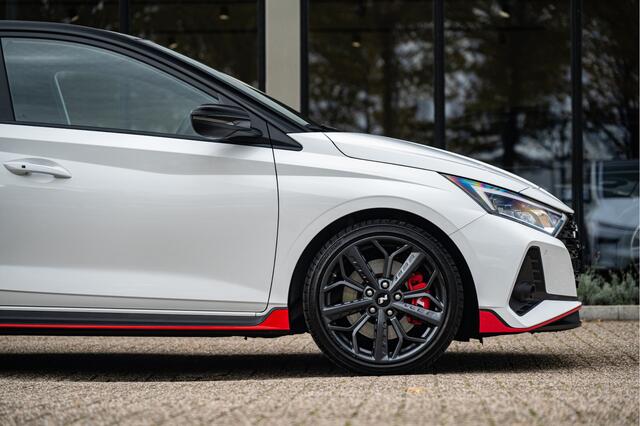 Hyundai I 20 1.6 N 204pk | Milltek Uitlaat | Zwart dak | Navi | Camera | Keyless