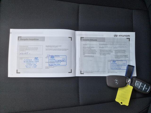 Hyundai I 20 1.0 T-GDI Premium / Fabrieksgarantie tot 02-2029 / Dealer onderhouden / Allseason banden / Trekhaak afneembaar / Stuur-, Stoel en Achterbank verwarming / Trekgewicht 1110 kg / Achteruitrijcamera / Keyless Entry/Start /