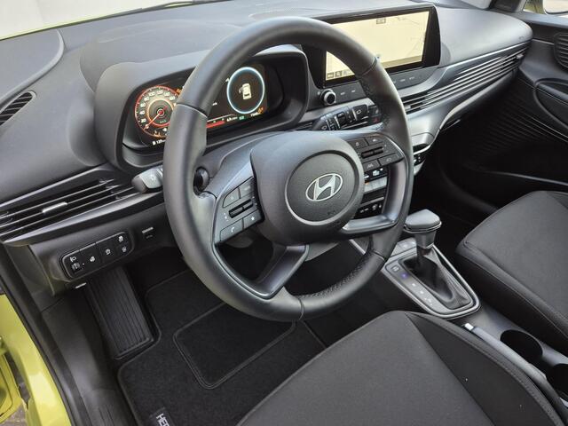 Hyundai I 20 1.0 T-GDI Premium / Fabrieksgarantie tot 02-2029 / Dealer onderhouden / Allseason banden / Trekhaak afneembaar / Stuur-, Stoel en Achterbank verwarming / Trekgewicht 1110 kg / Achteruitrijcamera / Keyless Entry/Start /