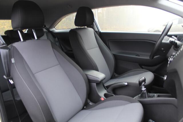 Hyundai I 20 Coupé 1.0 T-GDI Comfort | Rijklaar | Navi | Trekhaak | Cruise | DAB+ | Clima | Bluetooth | Camera |