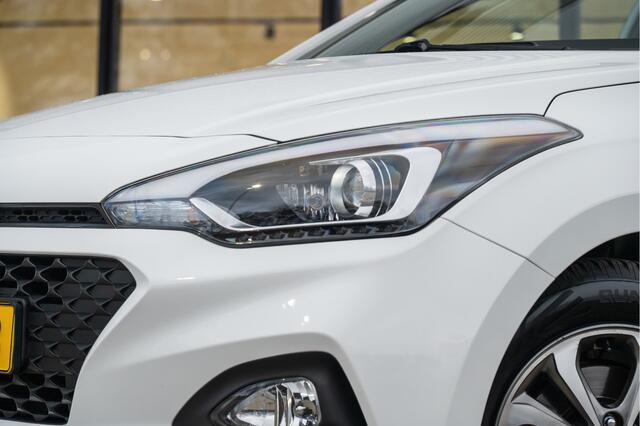 Hyundai I 20 1.0 T-GDI Comfort Automaat | Navi | Apple CarPlay | Camera | Trekhaak | 4-Season