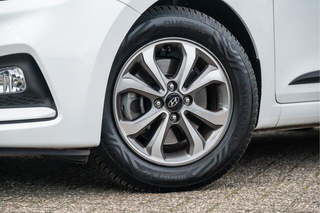 Hyundai I 20 1.0 T-GDI Comfort Automaat | Navi | Apple CarPlay | Camera | Trekhaak | 4-Season