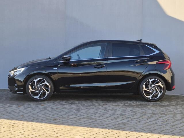 Hyundai I 20 1.0 T-GDI Comfort Smart Automaat / Fabrieksgarantie tot 07-2027 / Navigatie via Apple Carplay of Android Auto / Dealer onderhouden / Stuur-, Stoel en Achterbank verwarming / Achteruitrijcamera / Cruise control /