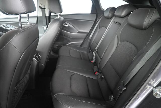 Hyundai I 30 Wagon 1.4 T-GDI Premium Clima Cruise Control Navigatie LED Rijklaarprijs Inruil Mogelijk!