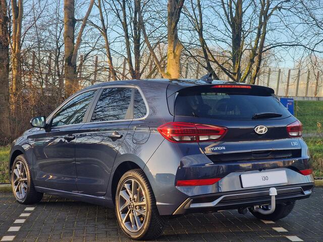 Hyundai I 30 1.5 T-GDi MHEV Premium | ¤2000 KORTING | AFNEEMBARE TREKHAAK | ALL SEASON BANDEN | STOEL/-STUUR VERWARMING |