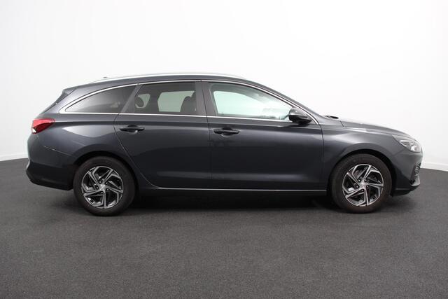 Hyundai I 30 Wagon 1.0 T-GDi 120 Pk Essential Navigatie Apple Carplay/Android Auto Climate Control Camera Afneembare Trekhaak Lane Assist Privacy Glass Keyless Go