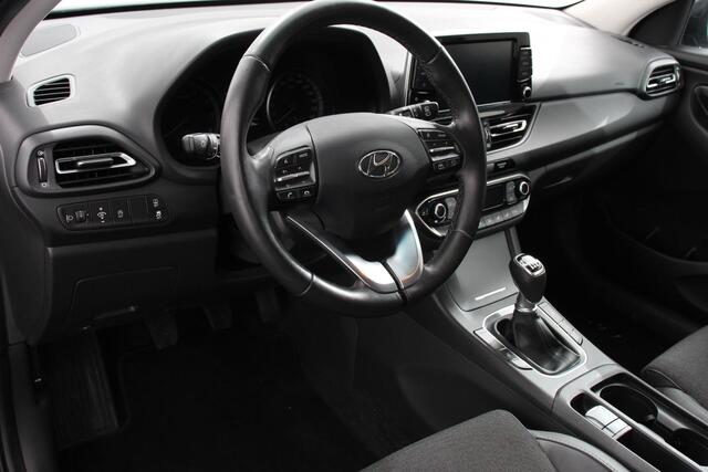 Hyundai I 30 Wagon 1.0 T-GDi 120 Pk Essential Navigatie Apple Carplay/Android Auto Climate Control Camera Afneembare Trekhaak Lane Assist Privacy Glass Keyless Go