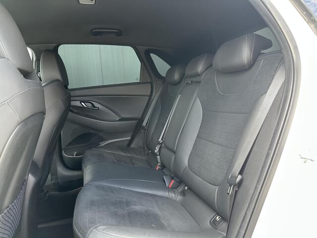 Hyundai I 30 2.0 T-GDI N2 / Navigatie / Cruise control / Camera / Apple carplay - Android auto / Parkeersensoren / Dealeronderhouden