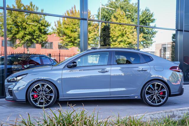 Hyundai I 30 N2 Performance Fastback 2.0 275pk T-GDI |panoramadak|memory|alacantara\leder|Apple Carplay|winterpack|parkeercamera|elek. stoelen|19" lichtmetalen velgen|