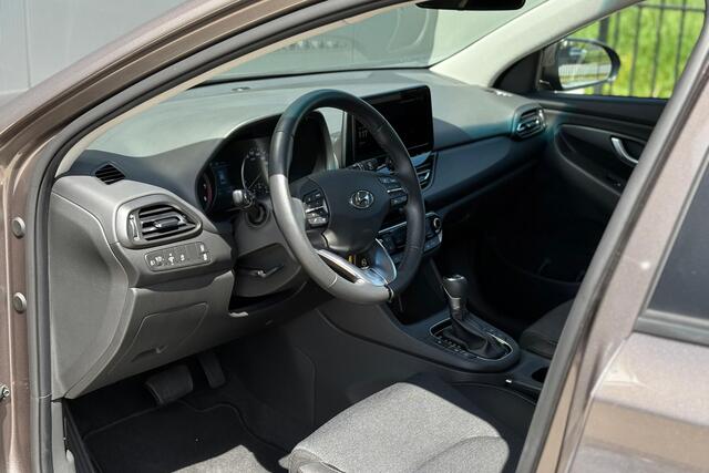 Hyundai I 30 Wagon 1.5 T-GDi MHEV Premium - Lane Assist - Stoel/Stuur verwarmd - Carplay - Android - Navi - DAB - Grootlicht ASS - LED Koplampen - Rijklaar