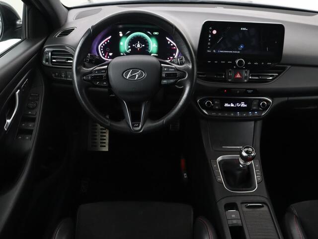 Hyundai I 30 1.5 T-GDi MHEV N Line | Trekhaak | Sportstoelen | Stoelverwarming | Full LED | Carplay | Camera | Leder/Alcantara | Memory | Keyless | Climate control