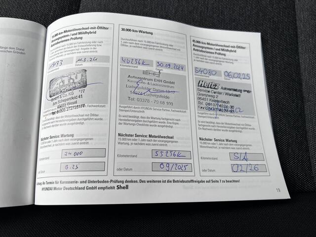 Hyundai I 30 Wagon 1.0 T-GDi MHEV Comfort Smart Automaat / Goed onderhouden / Navigatie / Stuur- en stoelverwarming / Camera / Climate Control / apple Carplay Android / 17" LM wielen met All Season banden /