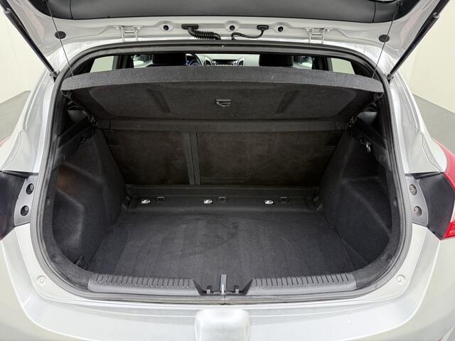 Hyundai I 30 1.6 GDi GO! | Cruise control | Achteruitrij camera | Bluetooth |