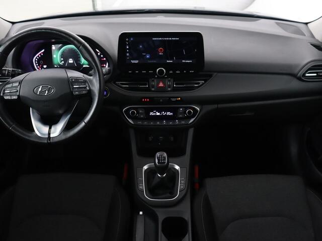 Hyundai I 30 1.0 T-GDi MHEV Comfort Smart | Camera | Carplay | Keyless | Full LED | Navigatie | Climate control | Parkeerhulp | Cruise control | DAB | Bluetooth