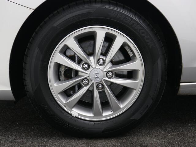 Hyundai I 30 1.0 T-GDI Comfort 120PK / 27261 KM stand!!!! / Dealeronderhouden / Historie compleet aanwezig / Navigatie + Android Auto/Apple Carplay / Climate Control / Cruise Control / Achteruitrijcamera / Parkeersensoren achter /