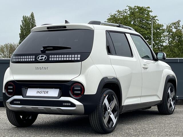 Hyundai INSTER Evolve Sky 49 kWh |¤3090 KORTING|360 CAMERA|STOELVERWARMING|SENSOREN VOOR & ACHTER| SCHUIF/-KANTEL DAK|