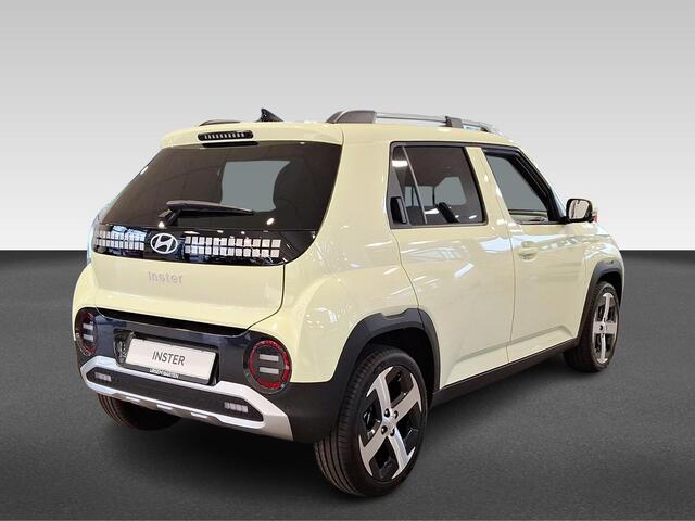 Hyundai INSTER Evolve 49 kWh Winter Pack | Tech Peck | Buttercream Yellow