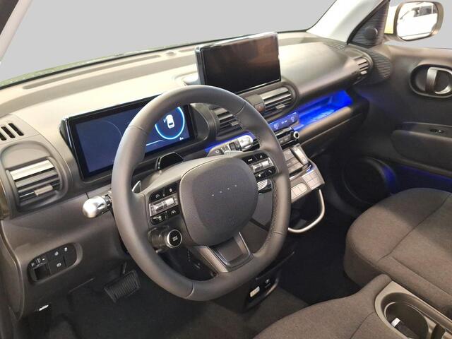 Hyundai INSTER Evolve 49 kWh Winter Pack | Tech Peck | Buttercream Yellow