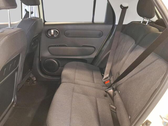 Hyundai INSTER Evolve 49 kWh Winter Pack | Tech Peck | Buttercream Yellow