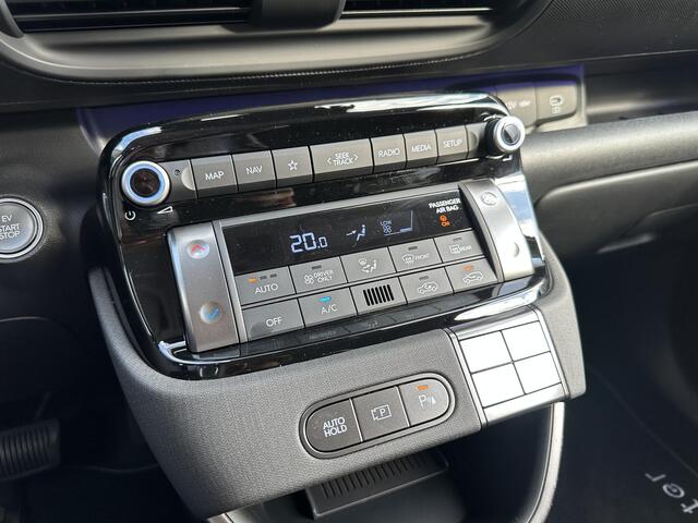 Hyundai INSTER Evolve 49 kWh / Navigatie / Achteruitrijcamera / Apple Carplay & Android Auto / Adaptive Cruise Control / Automatische Airco / 3 Fase /