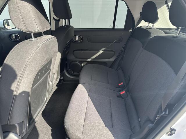 Hyundai INSTER Evolve 49 kWh / Navigatie / Achteruitrijcamera / Apple Carplay & Android Auto / Adaptive Cruise Control / Automatische Airco / 3 Fase /