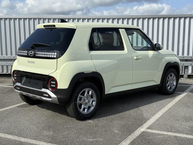 Hyundai INSTER Pulse 49 kWh / Winter Pack / ¤2000,- Voordeel / Direct Beschikbaar / 3 Fase / Keyless / Stoel+Stuur Verwarming / Navigatie /