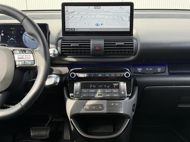 Hyundai INSTER Evolve 49 kWh / Winter & Tech Pack / 370 KM WLTP / 360 Camera / Warmtepomp / Stoel- & Stuurverwarming / Dynamische Navigatie / LED /