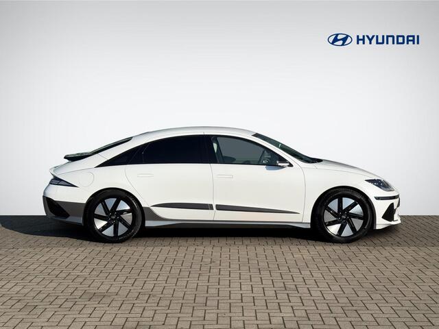 Hyundai IONIQ 6 Lounge 77 kWh Digitale Buitenspiegels | Head-Up Display | BOSE Audio | Leder 'Grijs' | 360° Camera | Stoelverwarming + -Ventilatie | Geheugenstoel | Rijklaarprijs!