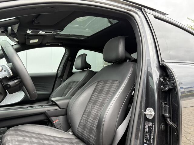 Hyundai IONIQ 6 First Edition AWD 77.4 kWh Schuifkanteldak / Lederen bekleding / Airco / Stoel verwarming - verkoeling / Stuurverwarming /