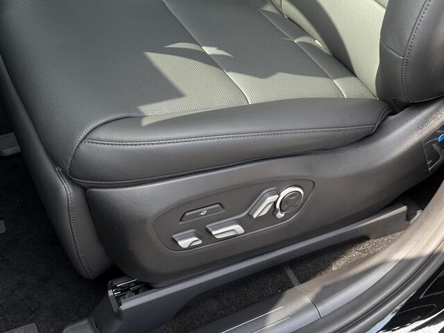 Hyundai IONIQ 9 Connect+ AWD 7p. 110.3 kWh / Nu in de Showroom! / Stoelmassage / Stoel- & Stuurverwarming / Stoelverkoeling Voor + Achter / Schuif- & Kanteldak / 360 Camera /