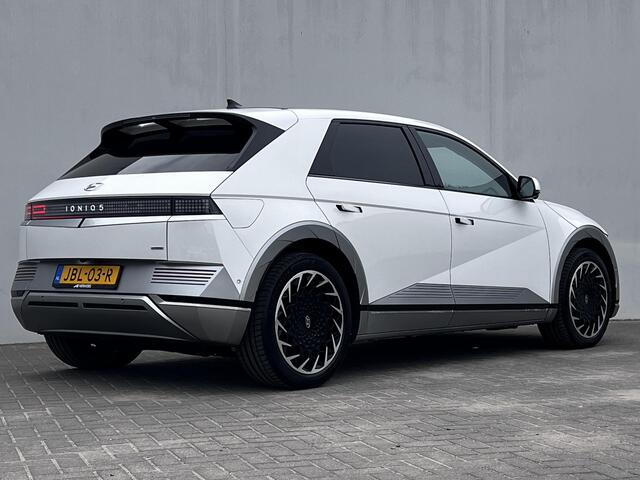 Hyundai IONIQ 5 Lounge AWD 73kWh / Dealer onderhouden / Panoramadak / WLTP 451 km / Warmtepomp / CCS snelladen / 1.600 kg trekgewicht / Elektr. stoelen en klep / Stoelventilatie en verwarming / BOSE / HUD / Camera 360° /