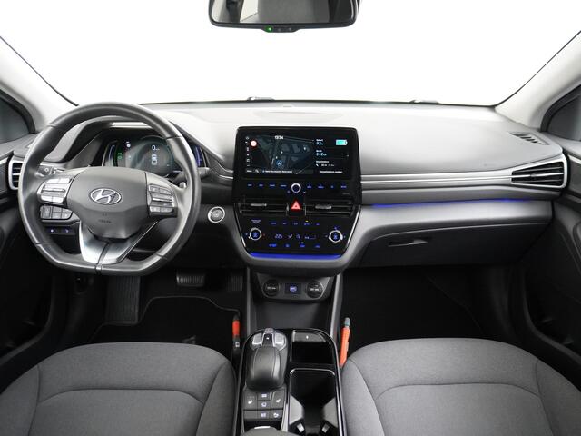 Hyundai IONIQ Comfort EV 38kWh Apple Carplay Android Auto Adaptieve Cruise Control Navi Ecc Camera Pdc DAB Stoelverwarming Led Lmv Infinity® Sound 1e Eigenaar