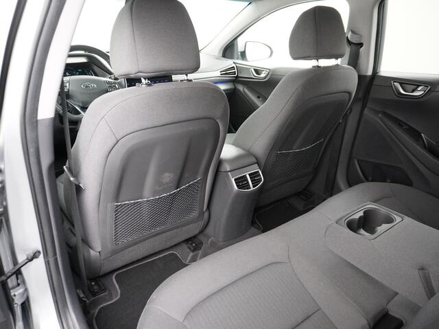 Hyundai IONIQ Comfort EV 38kWh Apple Carplay Android Auto Adaptieve Cruise Control Navi Ecc Camera Pdc DAB Stoelverwarming Led Lmv Infinity® Sound 1e Eigenaar