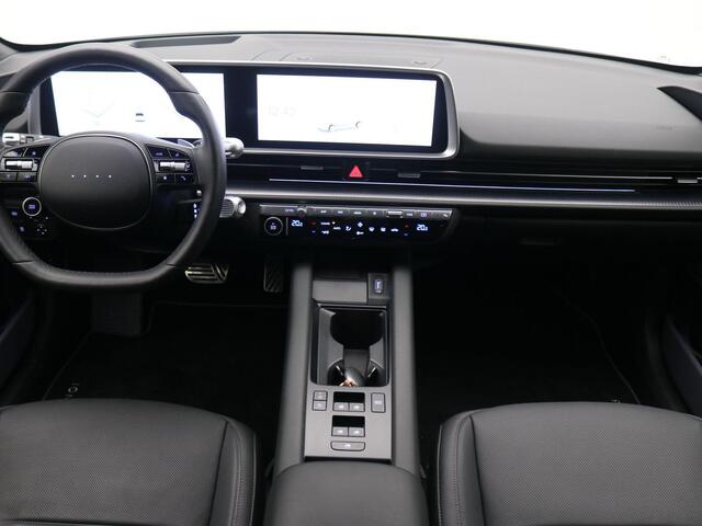 Hyundai IONIQ 6 Lounge 77.4 kWh / Dealeronderhouden / NL auto / Stoel-, Stuur en Achterbankverwarming / Elektrische Stoelen / Stoelgeheugen / 360 Camera / Warmtepomp / Dodehoek Camera / HUD Display / Full Option /