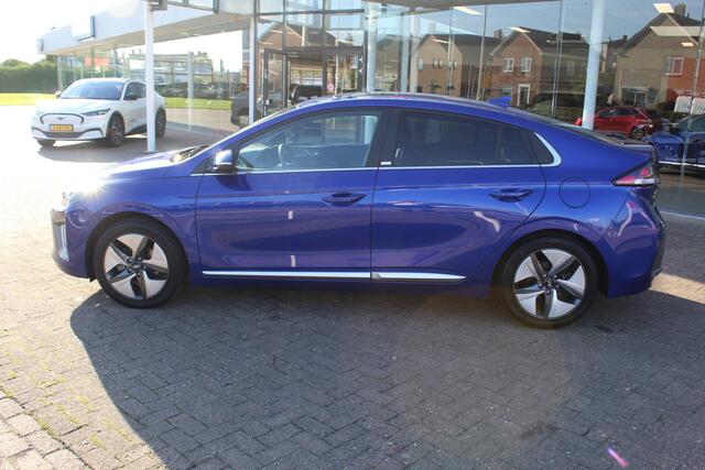 Hyundai IONIQ 1.6 GDi Hybrid Premium - Plus Uiterst nette auto Navigatie, Cruise Control, Climate Control, Trekhaak