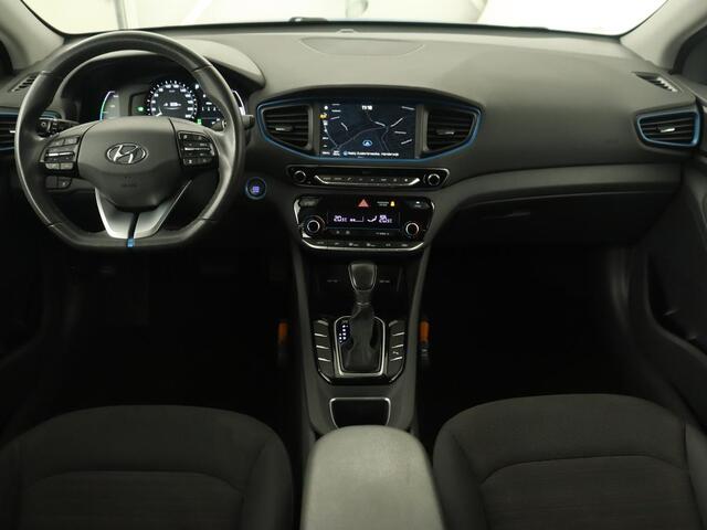 Hyundai IONIQ 1.6 GDi Comfort | Xenon | Carplay | Camera | Adaptive cruise | Keyless | Navigatie | Parkeerhulp | Climate control