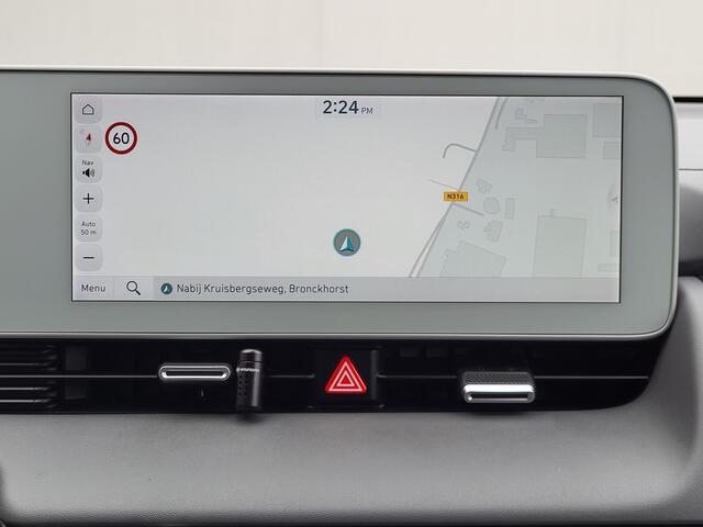 Hyundai IONIQ 5 Connect 77.4 kWh / 100% SOH/ Fabrieksgarantie 12-2029 / Origineel NL auto / Allseason banden / 3 Fasen laden / Navigatie / Camera / Stuur- en stoelverwarming / Bose audio / DAB / Android Auto / Apple Carplay /