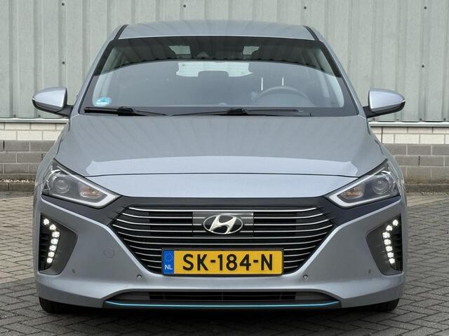 Hyundai IONIQ 1.6 GDi Comfort / Automaat / Parkeersensoren Voor + Achter / Achteruitrijcamera / Adaptieve Cruise Control / Bluetooth / Navigatie / Climate Control / Apple CarPlay & Android Auto / Origineel Nederlands / Dealer Onderhouden /