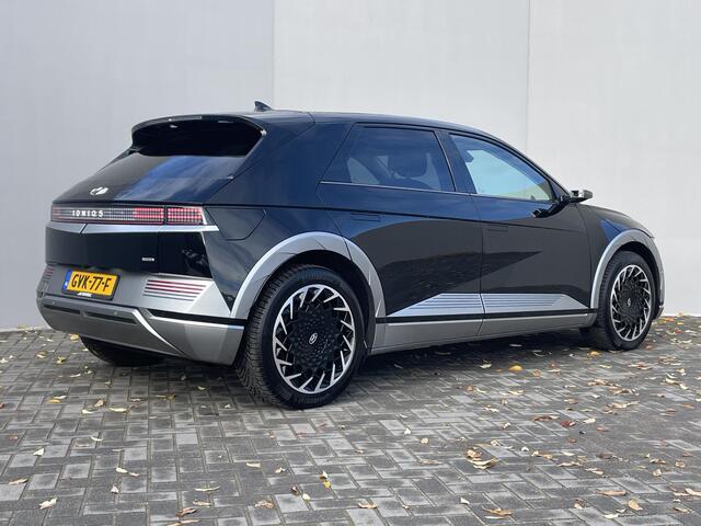 Hyundai IONIQ 5 Lounge AWD 77.4 kWh / Origineel NL Auto / Panoramadak / Camera buitenspiegels / DAB / Bose audio / HUD / Navigatie / Stuur-, voorstoel- en achterbank verwarming / Stoelventilatie