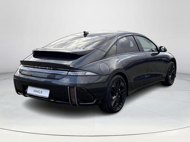 Hyundai IONIQ 6 Business 77.4 kWh Apple Carplay / Android Auto | Stoel & Stuur Verwarming | Camera | LED-Verlichting | Lichtmetaal | Elektrische Kofferklep |