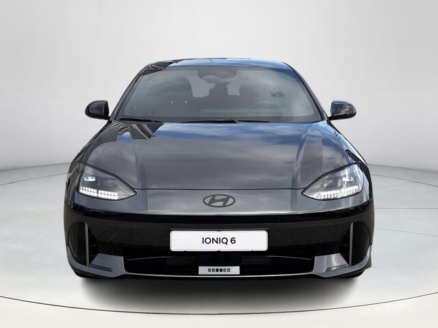 Hyundai IONIQ 6 Business 77.4 kWh Apple Carplay / Android Auto | Stoel & Stuur Verwarming | Camera | LED-Verlichting | Lichtmetaal | Elektrische Kofferklep |