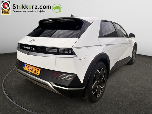 Hyundai IONIQ 5 Connect 77.4 kWh half leer, el.verst. stoelen, stoelverwarming.