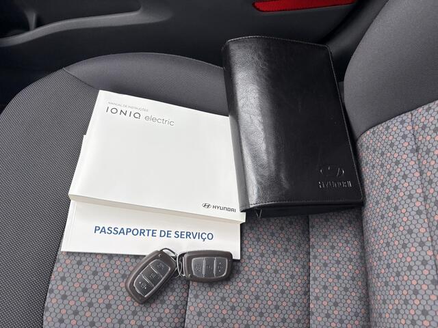 Hyundai IONIQ Comfort SOH 100% / Airco / Automaat / Stoelverwarming / All Season banden / Apple Carplay/Android Auto / Navigatiesysteem full map /