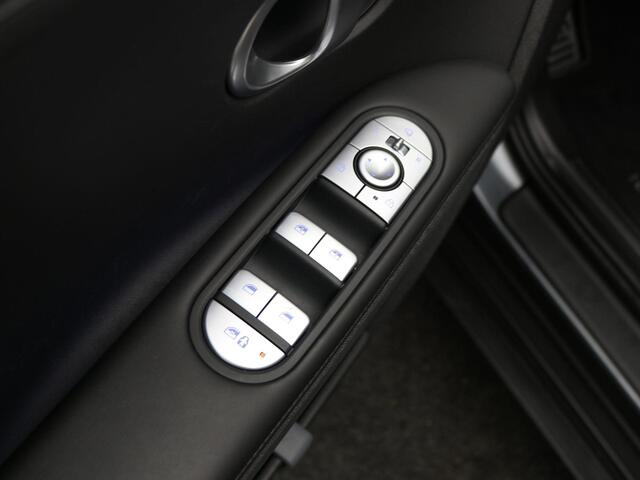 Hyundai IONIQ 5 Connect+ 77.4 kWh / SoH 100% / Trekhaak Afneembaar / 1600kg Trekgewicht / Stoel en Stuurverwarming / Elektrische Verstelbare Voorstoelen / HUD / 1ste Eigenaar / NL auto / Dealer onderhouden / Fabrieksgarantie tm 22-03-2028 /