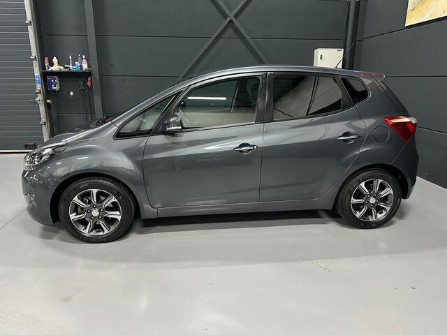 Hyundai IX20 1.6i Premium Automaat - Navigatie - Camera - Slechts 26.000 km !! - 1e Eigenaar