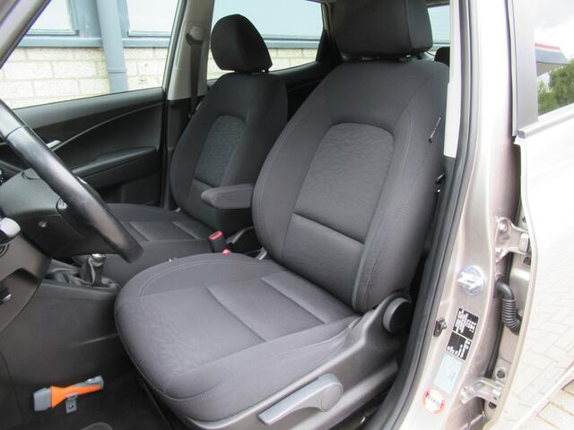 Hyundai IX20 1.4i Go! Airco | cruise | tr.haak | LM velgen | Navi | Camera